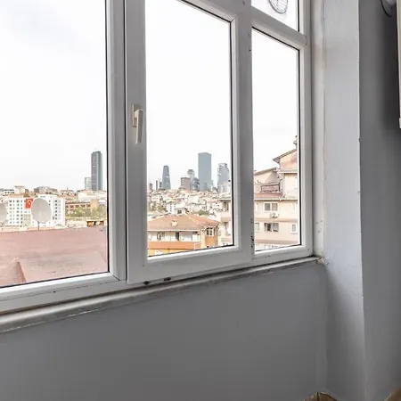 Charming Flat W Balcony 10 Min To Cevahir Mall Stambuł